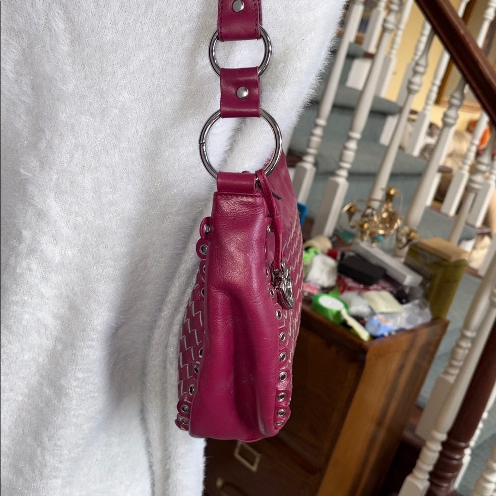 Sharif shoulder bag Satchel Woven Leather dark magenta scallop/ studs edges - Picture 5 of 17